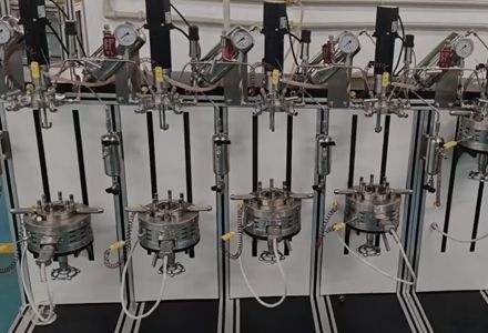 Parallel Pressure Reactor Systems